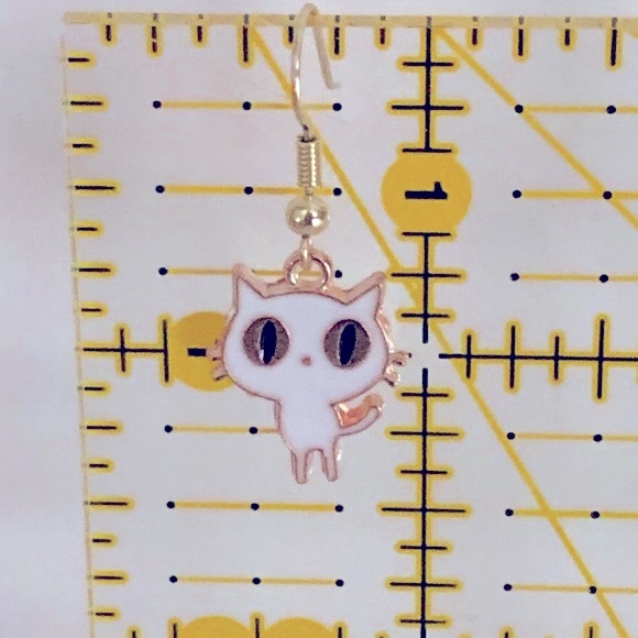 New White Cat Cute Kitty Animal Hand Crafted Cartoon Anime Dangling Earrings - Picture 2 of 3